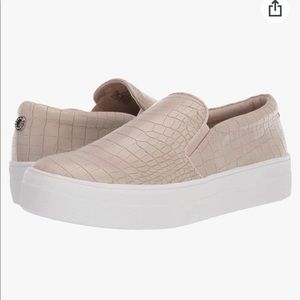 Steve Madden Gill Platform sneakers size 9